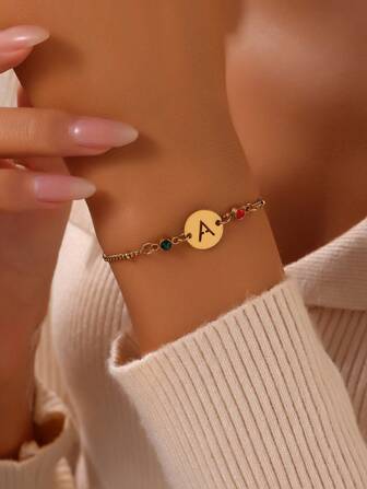 1件装时尚设计不锈钢字母吊坠手链，女士A-Z首字母圆形彩色水钻链条手链，情侣饰品礼物，适合日常佩戴