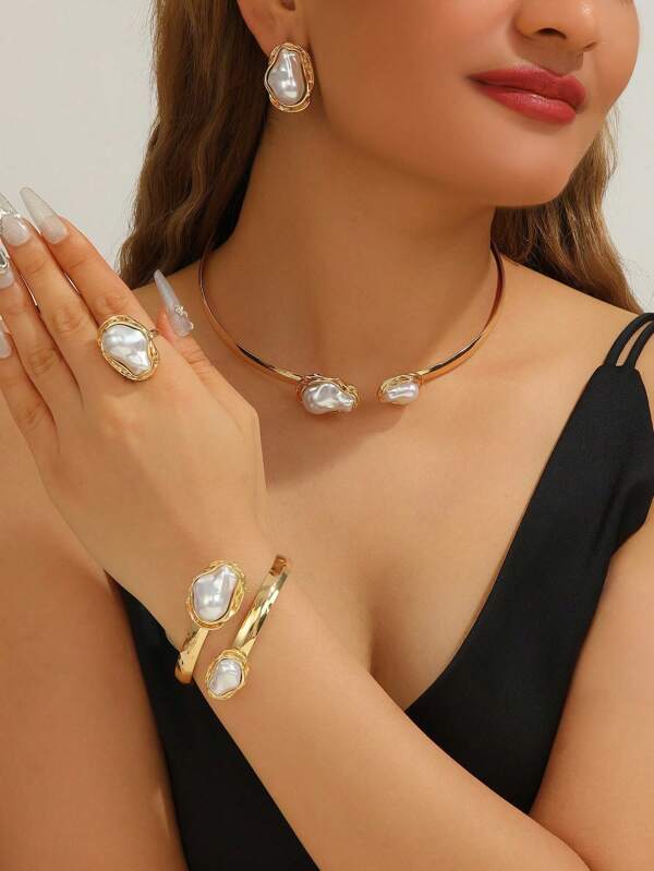French Baroque Irregular-Shaped Pearl Collarbone Chain Set/A Gift Suitable For Ladies