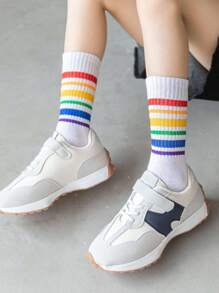 1/2 par de medias muslo alto de mujer con estampado arcoíris blanco y negro LGBTQ