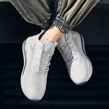 Zapatillas de tenis para hombre, deportivas informales de suela gruesa, ligeras, antideslizantes y a prueba de golpes. - Blanco - Ver 7
