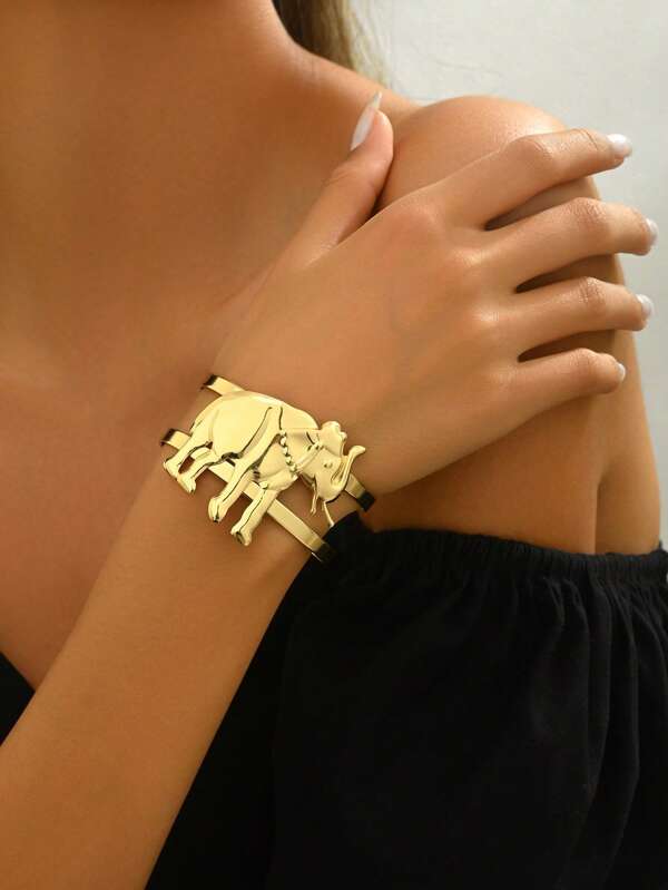 1pc Elegant Fashion Wide Metal Animal Elephant Design Hollow Bangle Bracelet For Women, Suitable For Casual Daily Wear