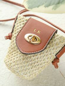 1 件定制首字母迷你草编包个性化金色字母草编夏季女士小钱包定制斜挎耳机包可爱迷你沙滩包适合日常巡航旅行度假必需品手工礼物