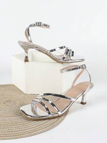 女士银色高跟凉鞋，细跟，搭扣带，简约设计，6厘米高，舒适时尚