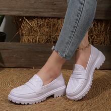 صيحات الربيع/الصيف لأسلوب الكلية لعام 2025، حذاء لوفر جلد بأصبع قدم دائري أبيض مزود بإبزيم سهل الارتداء - أبيض - مشاهدة 4