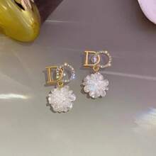 1 Pair Premium Luxury Letter & Floral Design Earrings, Versatile & Elegant Accessory Gift For Women, Everyday Use