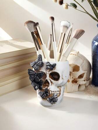 1pc Gothic Retro Butterfly Skull Shaped Decorative Storage Pen Holder, Antique Style Resin Butterfly Skull Decor, Desktop Organizer, Home Decor For Halloween, Suitable For Bookshelf, Vanity, All Season Halloween Decor Fall Decor Room Decor