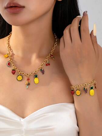 1 件度假风格彩色滴油仿水果草莓、樱桃、菠萝吊坠流苏项链和手链首饰套装，适合女性日常、节日、度假、旅行、派对配饰