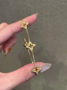 1pc Vintage Hollow Clover Bracelet, Women Fashion Elegant Luxury Niche Design High-End Exquisite Handcrafted Accessory, Suitable For Daily Wear, Valentine's Day Gift