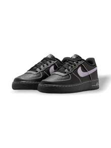 Nike Giày thể thao Air Force 1 cho bé trai, chất liệu da cao cấp, bền, thoải mái, có đệm khí và thiết kế thoáng khí, phù hợp sử dụng hàng ngày và chơi thể thao HJ4563-001 - Đen/Hoa cẩm tú cầu - Xem 2