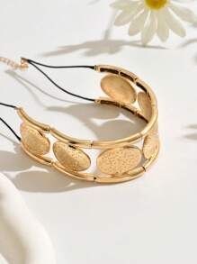 1 pieza Collar gargantilla de mujer de moda con textura de metal exagerada, patrón geométrico elíptico martillado y cilindro de metal empalmado