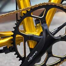 1 pieza Cadena de bicicleta dorada ENLEE para bicicletas de 6/7/8/9 velocidades, de acero duradero con diseño decorativo de cadena, resistente a la oxidación y con baño electrolítico, para bicicletas de montaña y de carretera, fácil instalación, engranaje de bicicleta