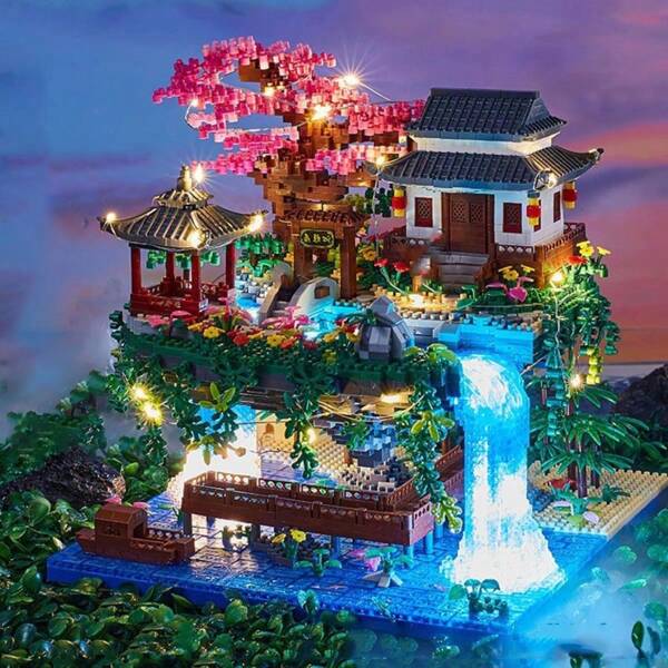 3530 Stücke/Set Mini Bauklötze, ABS Sakura Bonsai Baum, Pfirsichblüten Chinesische Architektur, klassische berühmte Figuren Sammlung, Halloween, Weihnachten, Geburtstagsgeschenk (Beleuchtung nicht enthalten, muss separat erworben werden)