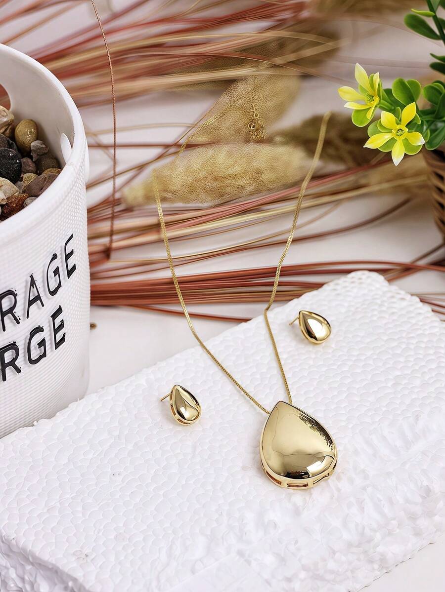 "Round Pendant Necklace And Gold Earrings Set – Minimalist Elegance For All Occasions" - 水滴 - 查看 1