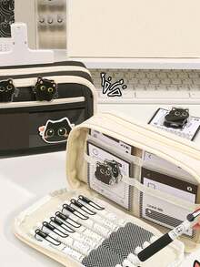 Hộp bút 9 tầng nắp lật, dung tích lớn, màu trơn, hình mèo hoạt hình, hộp đựng văn phòng phẩm để bàn học, có thể dùng để đựng nhiều vật dụng như bút chì, tẩy, thước kẻ, cũng như làm túi đựng đồ dùng ký túc xá. Một hộp bút đa năng cho mùa tựu trường, phù hợp cho trường học, lớp học thêm, văn phòng, cả nam và nữ, và nhân viên văn phòng. Phụ kiện được bao gồm, nhưng một số tùy chọn không kèm phụ kiện. Túi đựng bút, cặp sách, đồ dùng học tập. - Nhiều màu - Xem 5