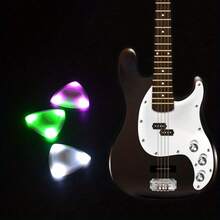 LED Light-Up Guitar Picks, Bass Guitar Night Glow Plectrums, Available In Three Colors (White/Green/Purple),Guitar Led,Guitar Gifts,Picks Guitar Accessories,Rock Music,Guitar Capo,Inflatable Guitar