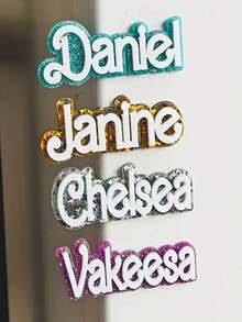1 individuell angefertigter Acryl-Namensmagnet für den Kühlschrank, kreative und personalisierte funkelnde magnetische Englisch-Wort-Karte, glänzender und einfacher Stil, geeignet für Spindmarkierung und Dekoration, Namenskarte, das schönste Urlaubsgeschenk für Freunde, Geschenk zur Rückkehr an die Universität, Hochzeitsgeschenk, Wohnen & Leben, Weihnachtsatmosphäre Zuhause, Souvenirs