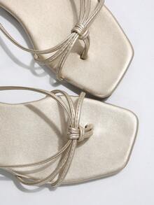 时尚女士人字拖 - 轻便、透气、露趾、平底、休闲夏季鞋，配有舒适鞋垫和可调节鞋带，方便行走 - 金色 - 查看 4