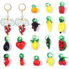 Set de 5 piezas de colgantes de vidrio hechos a mano con formas de verduras y frutas, con estilos múltiples que incluyen sandía y calabaza, accesorios de decoración casual y bonita apropiados para hacer pulseras, collares, aretes y joyería - Multicolor - Ver 5