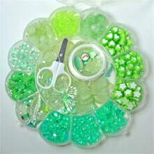 Juego de 13 cajas surtidas con múltiples cuentas verdes transparentes con efecto AB, adecuado para hacer pulseras, collares, anillos y diversos accesorios pequeños de bricolaje