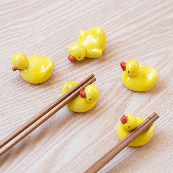 1 pieza Soporte para palillos de cerámica con diseño de pato al azar, decoración de hotel, artesanía de cerámica, pequeño regalo soporte para palillos