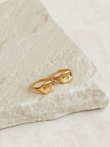 Nhẫn vuông khắc chữ theo yêu cầu, Nhẫn khắc cá nhân - Nhẫn đôi - Nhẫn vuông cỡ trung *RANAE RING*, Nhẫn thép không gỉ mạ vàng 18K theo yêu cầu, Món quà tuyệt vời nhất dành cho phái nữ, Ngày của Mẹ, Ngày Valentine, Ngày của Cha, Lễ Phục Sinh, Món quà lý tưởng dành cho phái nam, Món quà lý tưởng dành cho phái nữ, Quà tặng cho bạn trai, bạn gái, bố, mẹ, gia đình, bạn bè - Vàng - Xem 6
