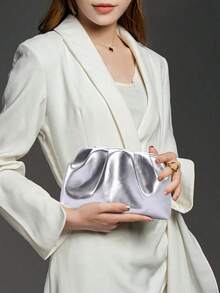 1 件金属光泽 PU 褶饰云朵手拿包，银色，简约日常手提包，优雅女士晚会包 - 銀色 - 查看 3