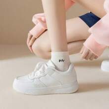 1/7 Paar (Zufallsversand) Damen Socken mit bunten, personalisierten und kurzen, knöchellangen Buchstaben, modisch und vielseitig, geeignet für den täglichen Gebrauch