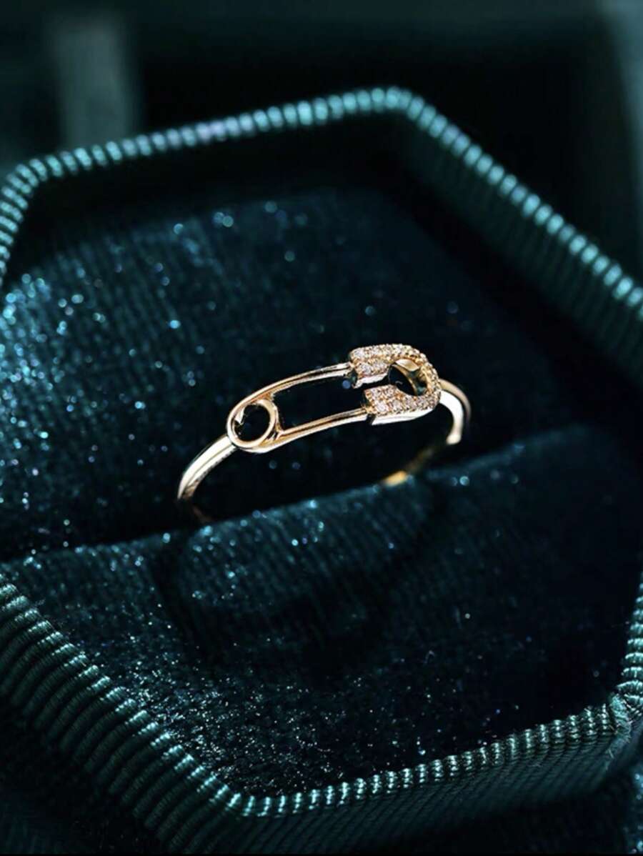 1pc Fashion Unique Paper Clip Design Ring