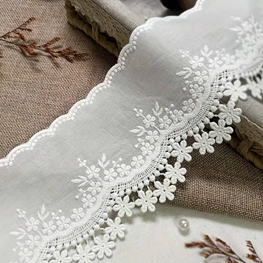 1 Yard 3D Floral Embroidered Lace Trim With Vintage Ruffle Edge, DIY For Garments, Bags, Tablecloths, Fabrics - White - View 1