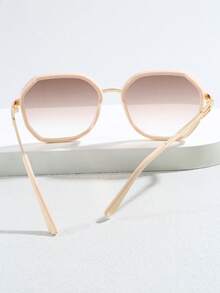 1 副复古风格短款时尚眼镜，适合日常佩戴（女士）几何形状墨镜 - 杏色 - 查看 4