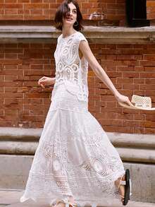 凸纹蕾丝 A 字裙 - 飘逸、休闲、纯色、罩衫腰身、春夏必备 - 女士日常时尚服饰