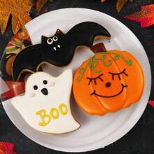3/5/7pcs Halloween Series Cookie Cutter Set, Pumpkin, Bat, Ghost, Skull, Candy Corn, Cat, Witch Hat Shaped Stainless Steel Biscuit Cutter Kitchen Accessories, Suitable For Halloween Party Celebration, Creative DIY Halloween Baking Cake Decorations, Fit For Halloween, Thanksgiving, Christmas