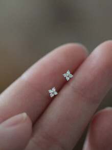 1 Pair Simple Minimalist Four-Leaf Flower Cubic Zirconia Stud Earrings, Elegant Design For Women