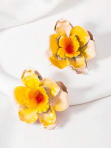 1 Pair Vintage European & American Style Exaggerated 3D Floral Asymmetrical Glossy Stud Earrings For Women, Suitable For Vacation & Party Gifts