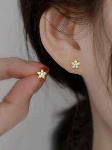 1 Pair Simple Minimalist Four-Leaf Flower Cubic Zirconia Stud Earrings, Elegant Design For Women