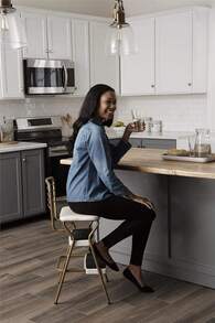 Stylaire Retro Chair + Step Stool With Flip-Up Seat , Gold & Cream - 玫紅色 - 查看 6