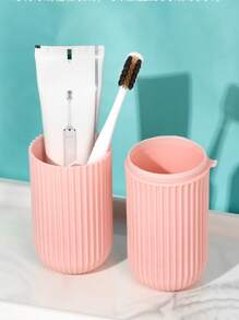 1 كوب فرشاة أسنان محمول بشكل دب كرتوني، حامل فرشاة أسنان بلاستيكي محمول بطراز إسكندنافي، مناسب للسفر والمنزل وديكور الحمام، حامل فرشاة أسنان صيفي، صندوق فرشاة أسنان، حقيبة فرشاة أسنان محمولة متعددة الوظائف خفيفة الوزن، صندوق تخزين فرشاة الأسنان، مناسب للسفر والتخييم والنادي الرياضي والمدرسة، حامل فرشاة أسنان للسفر، كوب شطف للسفر، كوب فرشاة أسنان، طقم حامل فرشاة الأسنان والمعجون، ديكور حمام المنزل، صيفي