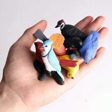 7 pièces Figurines d'oiseaux miniatures pour enfants, décorations de gâteau, d'anniversaire et de cupcake, figurines d'animaux miniatures, jouets éducatifs sur les oiseaux, décoration de gâteau avec des oiseaux de jardin, cadeaux de fête pour enfants