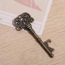 This Vintage Bottle Opener Is Shaped Like A Crown Key, Making It A Unique And Charming Addition To Your Bar Or Kitchen. Ideal As A Small Wedding Party Gift Or A Fun Kitchen Gadget., Halloween And Christmas Party Supplies - 銅 - 查看 2