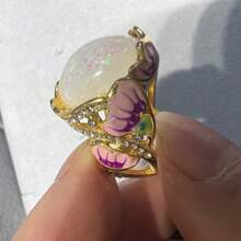 A Delicate Ring Adorned With Artificial Opal Flowers Of Various Shapes And Sizes Made The Perfect Birthday Gift For Her - 8 - 查看 3