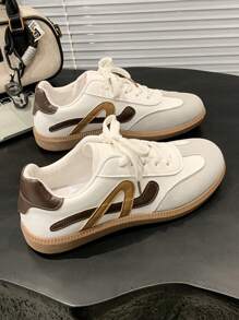 Nouvelles baskets décontractées légères et confortables à fond plat pour femmes 2025