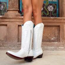 BOTA VAQUERA DE LUJO PARA DAMA EN HORMA PUNTAL  CON CIERRE  * MARCA BDP * - Blanco - Ver 5