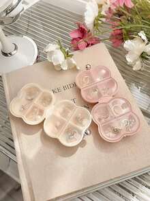 云状迷你珠宝收纳盒 - 便携式多隔层收纳盒，适用于戒指、项链、耳环和手镯，耐用塑料材质，带安全扣封口，珠宝收纳盒，云状设计，珠光饰面，多隔层，珠宝盒旅行必需品旅行配件旅行包度假返校学校用品珠宝盒 - 查看 4