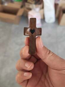 10个/20个/5个装心形木质十字架装饰品，精致祈祷手拿舒适木质十字架，适合家居和办公室装饰，是派对的绝佳创意装饰礼品。手工制作的艺术手柄十字架礼品，心连心鼓励礼物，圣诞装饰礼品。 - 彩色 - 查看 11