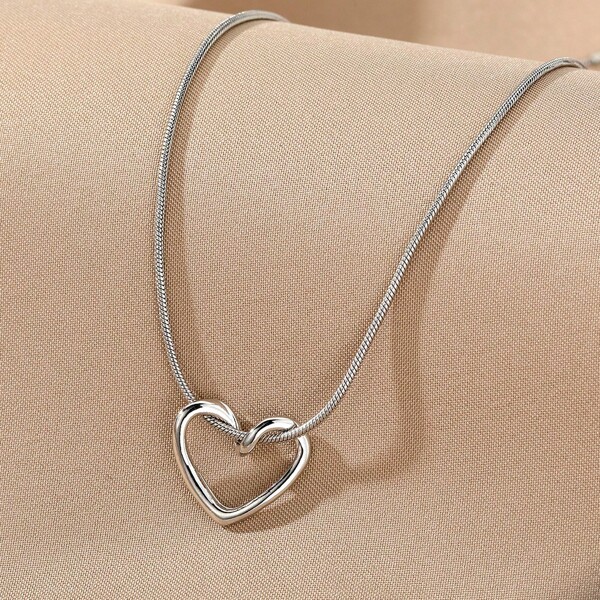 1pc Hollow Out Heart Design Women's Necklace, Unique & Chic Heart-Shaped Stainless Steel Pendant For Daily Wear, Gifts For Women