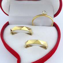 Kit Casamento Aliança Chique Multi Facetas Triangular Sextavada Com Anel e Caixinha Inspiração - Dourado - Visão 2