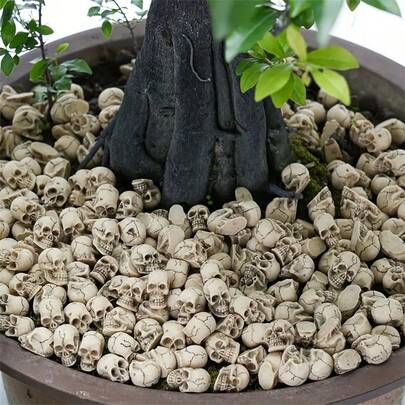 30pcs/50pcs/100pcs Mini Skull Figurines, Outdoor Small Skeleton Statues, Suitable For Indoor And Outdoor Potted Plant Decor, Flower Pot Filler, Tabletop Decor, Halloween Horror Party Atmosphere Decoration, Outdoor Garden Decor