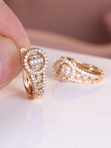 1 Pair Elegant Luxurious Synthetic Zirconia Earrings, Fashionable Flower Design, Perfect For Daily Wear, Anniversaries, Birthdays, All-Season Accessory, Copper Studs, Gift Idea