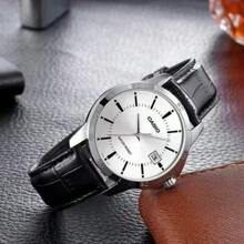 Casio Ceas Casio bărbătesc cu cuarț, carcasă argintie, curea neagră, rezistență la apă până la 30 de metri, afișaj ac, dată și zi la ora 3 pe cadran, potrivit pentru utilizare zilnică, sport și alte ocazii MTP-V004L-7A