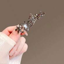 2 件法式复古优雅时尚镂空花朵・珍珠蝴蝶装饰发夹 - 学院风闪钻装饰 - 波西米亚风精致简约金属侧鸭嘴夹 - 小塑料串珠发夹 - 漂亮的拍照道具 - 多场景・节日派对配饰 - 女士礼物或饰品、爪夹、发爪、发夹、发夹、发夹、发夹